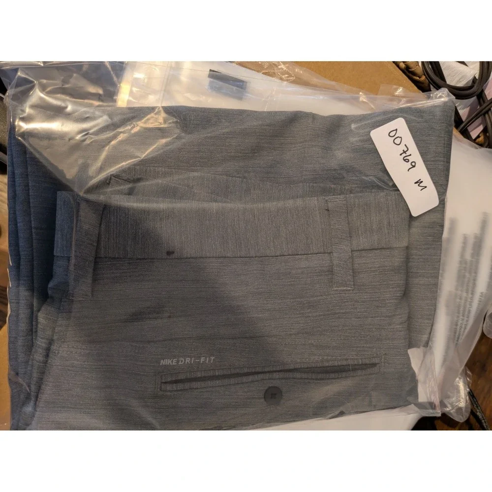 Hurley Shorts Mens Nike Dri-FIT Gray Chino Size 34 Performance Casual Golf